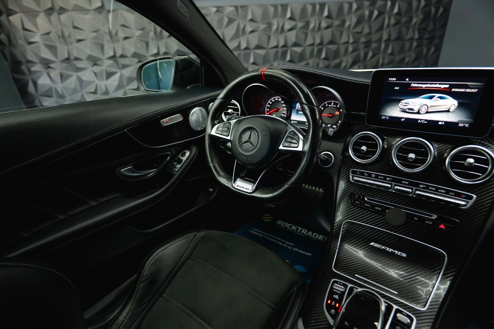 Fahrzeugabbildung Mercedes-Benz C 63 AMG Coupe Edition 1 Night Carbon *ACC*LED*