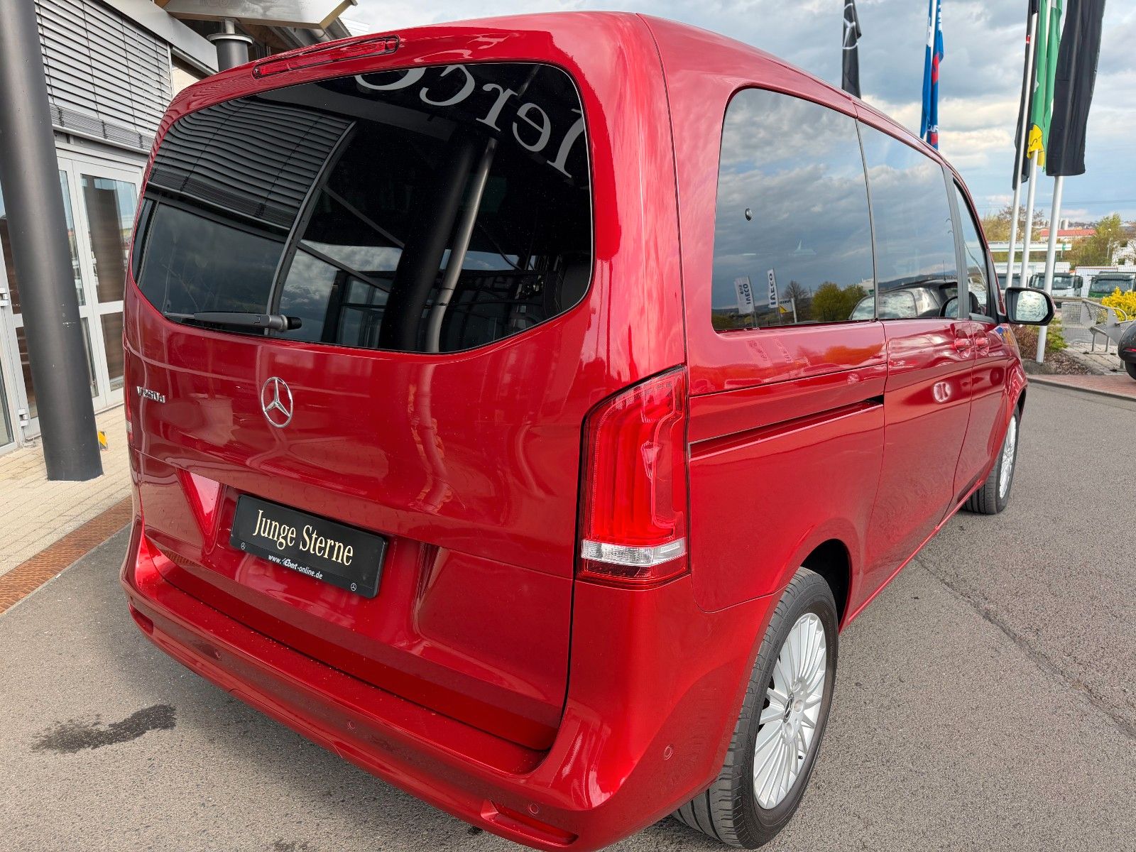 Fahrzeugabbildung Mercedes-Benz V 250 d EDITION Kompakt Kamera MBUX Kühlschrank