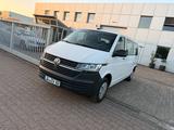 Volkswagen T6.1 Transporter lang 5 SITZE *NAVI*PDC*AHK*SHZ* - VW T6 Transporter Gebrauchtwagen
