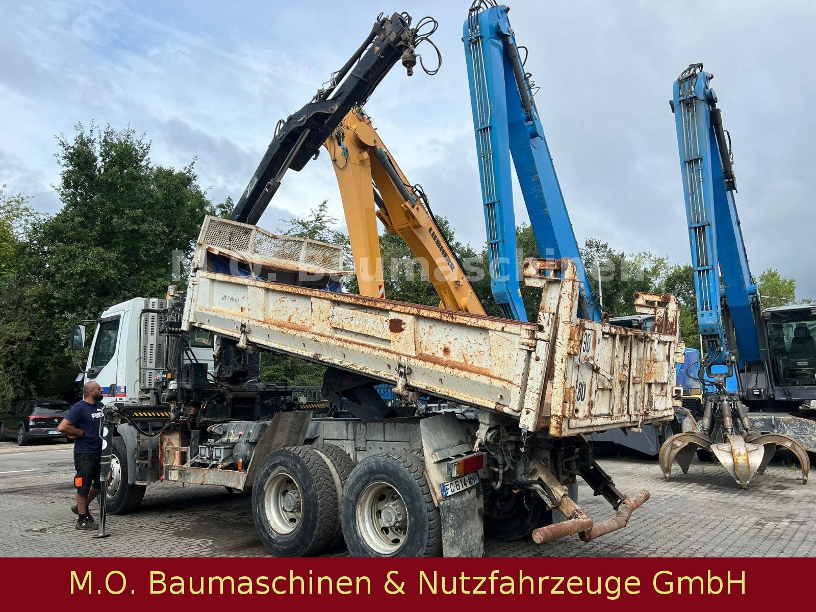 Fahrzeugabbildung Renault Kerax 320  dci/ AC / 6x4 / Hiab Kran / Bordmatik