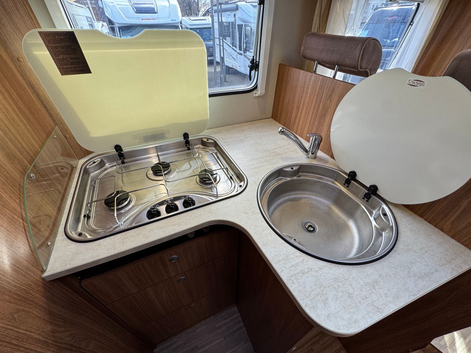 Fahrzeugabbildung Carado T 334 FIAT DUCATO AUTOMATIK SOLAR TV SAT AHK CAM