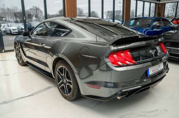 Ford Mustang - 4