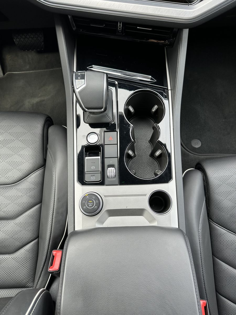 Fahrzeugabbildung Volkswagen Touareg Elegance 4M NAV+LED+DYNAUDIO+DIGDISPLAY