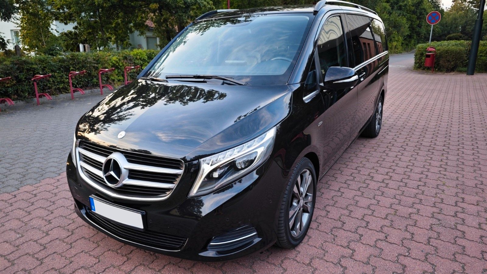 MERCEDES-BENZ V220d Avantgarde Long | Panorama | LED