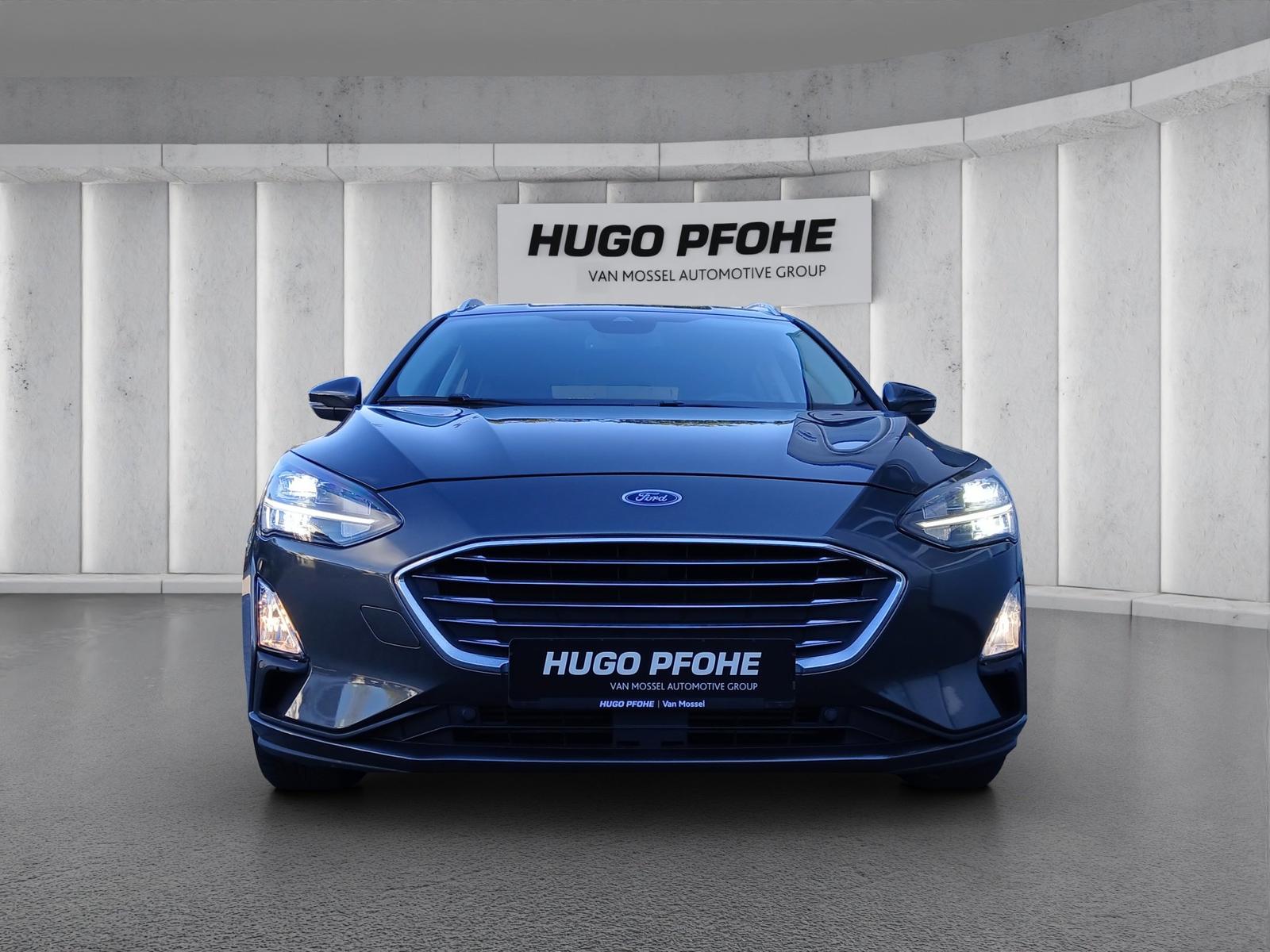 Ford Focus Titanium Turnier LED NAVI AHK KAMERA
