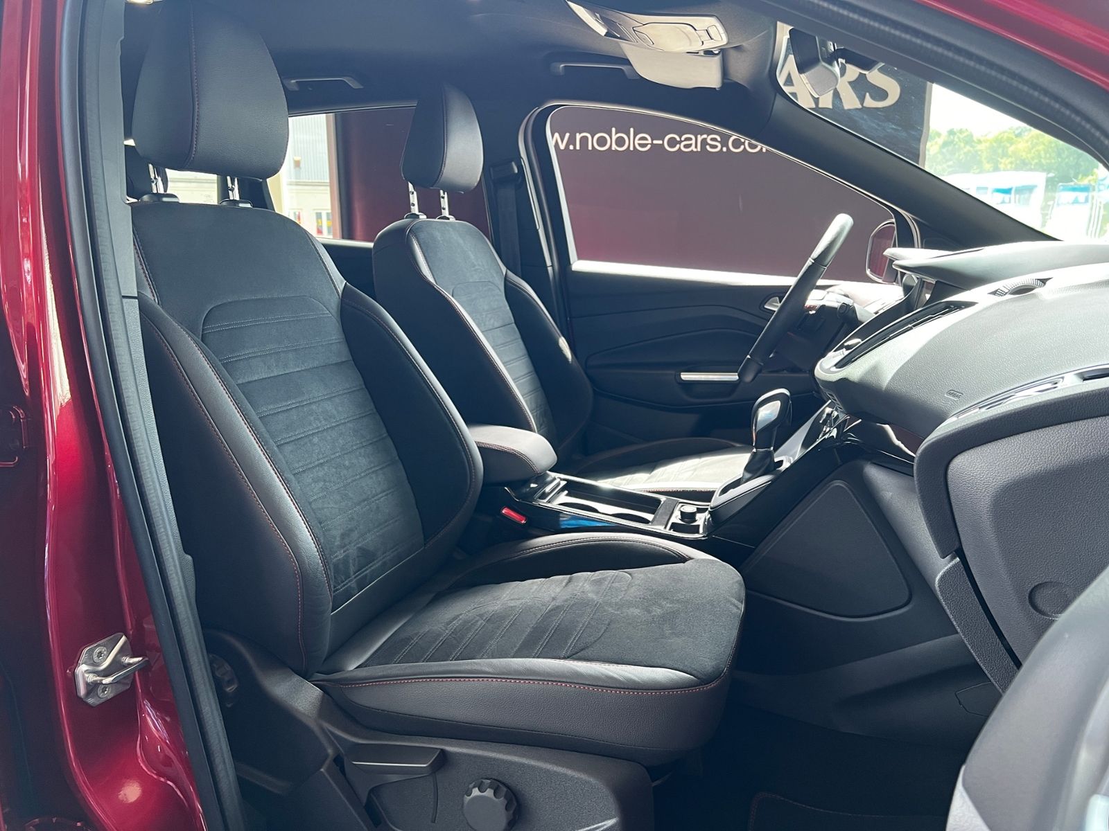 Fahrzeugabbildung Ford Kuga ST-Line Allrad RFK NAVI ALU