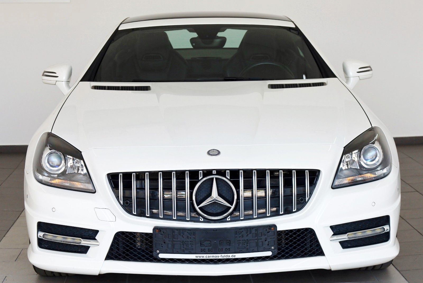 Fahrzeugabbildung Mercedes-Benz SLK 200 AMG Line Leder,Panorama,Navi,Airscarf
