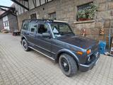 Lada Niva Urban 4x4 - Lada Urban: 4.4