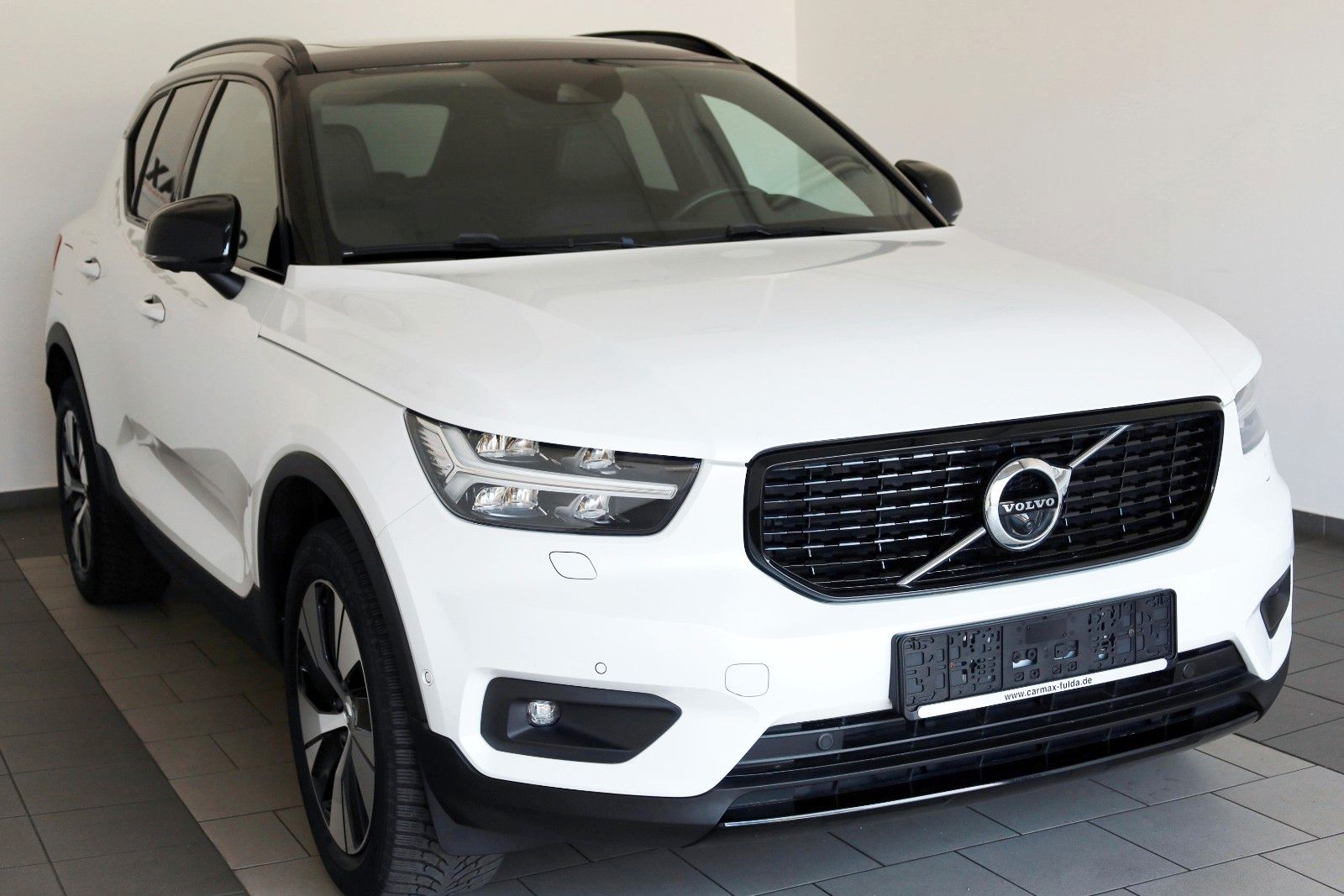 Fahrzeugabbildung Volvo XC40 T5 Recharge R Design Leder,Navi,PanDach,360