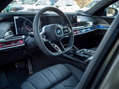 BMW 740 – 11 / 30