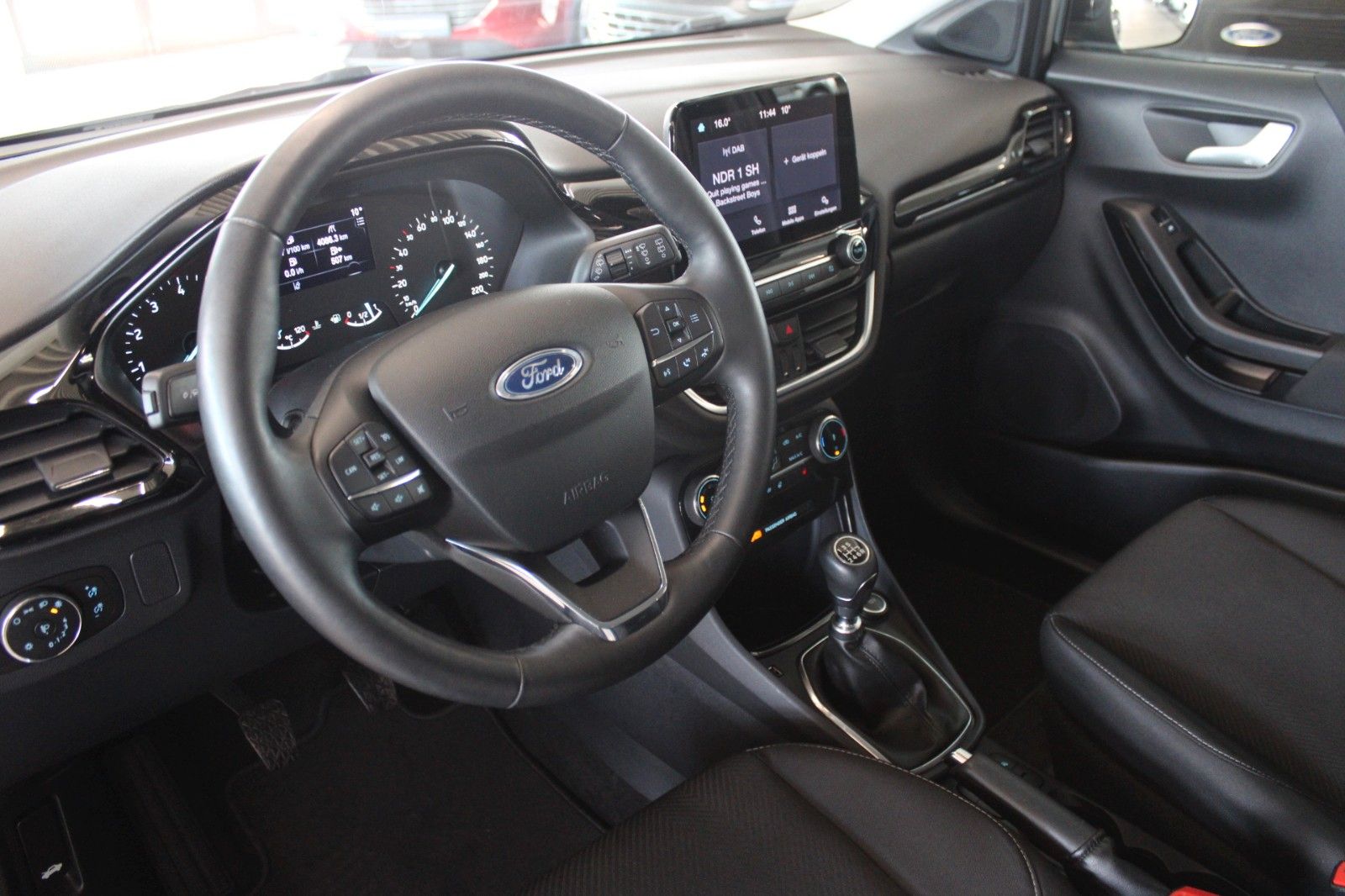 Fahrzeugabbildung Ford Puma Cool & Connect MHEV LED Allwetter WinterPak