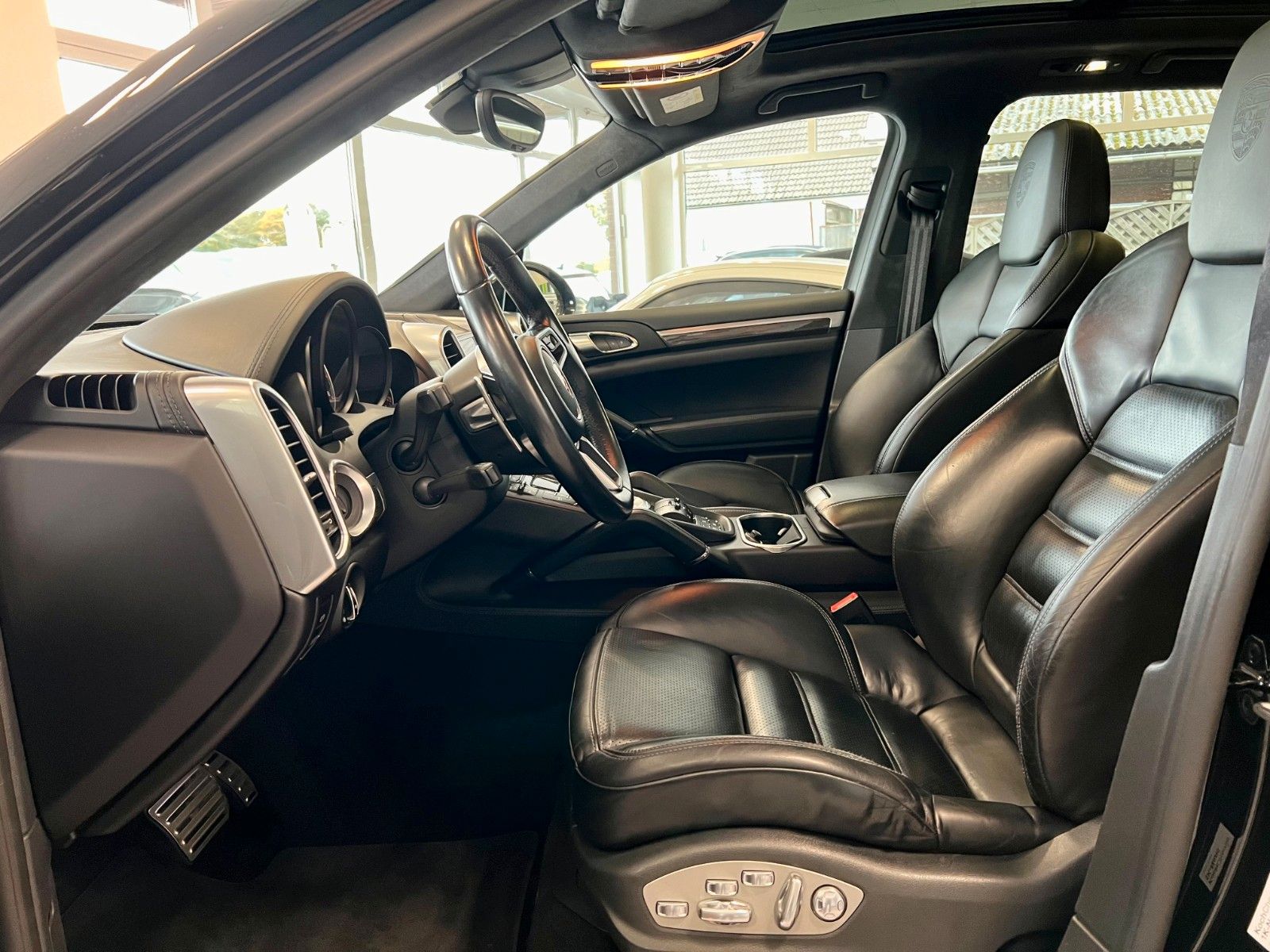 Fahrzeugabbildung Porsche Cayenne Turbo S SportDesign/Panorama/21Zoll