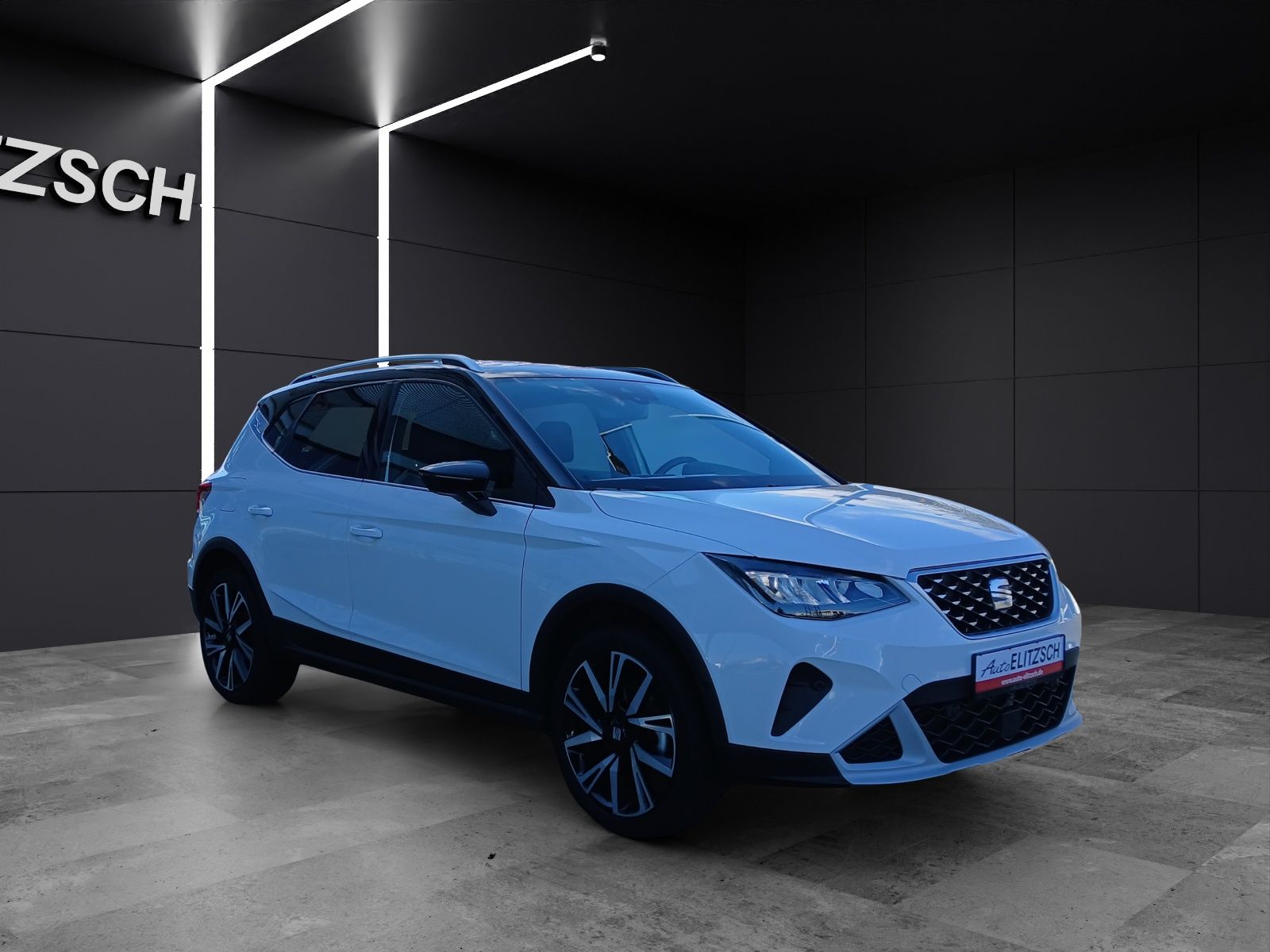 Fahrzeugabbildung SEAT Arona TSI Xperience DSG LED AHK ACC RFK SH 18"