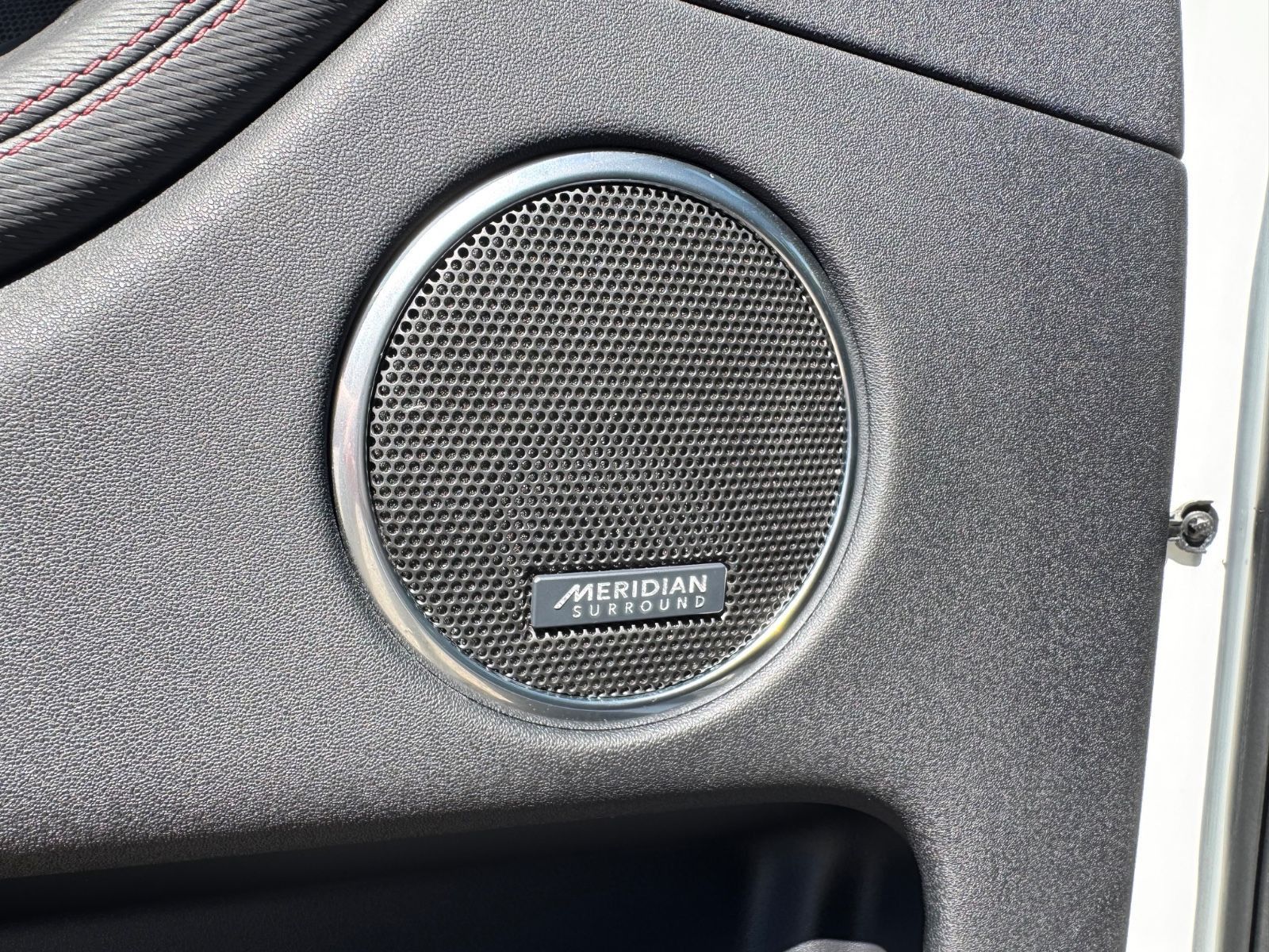 Fahrzeugabbildung Land Rover Discovery Sport R-Dynamic /MERIDIAN/CARPLAY/KAM