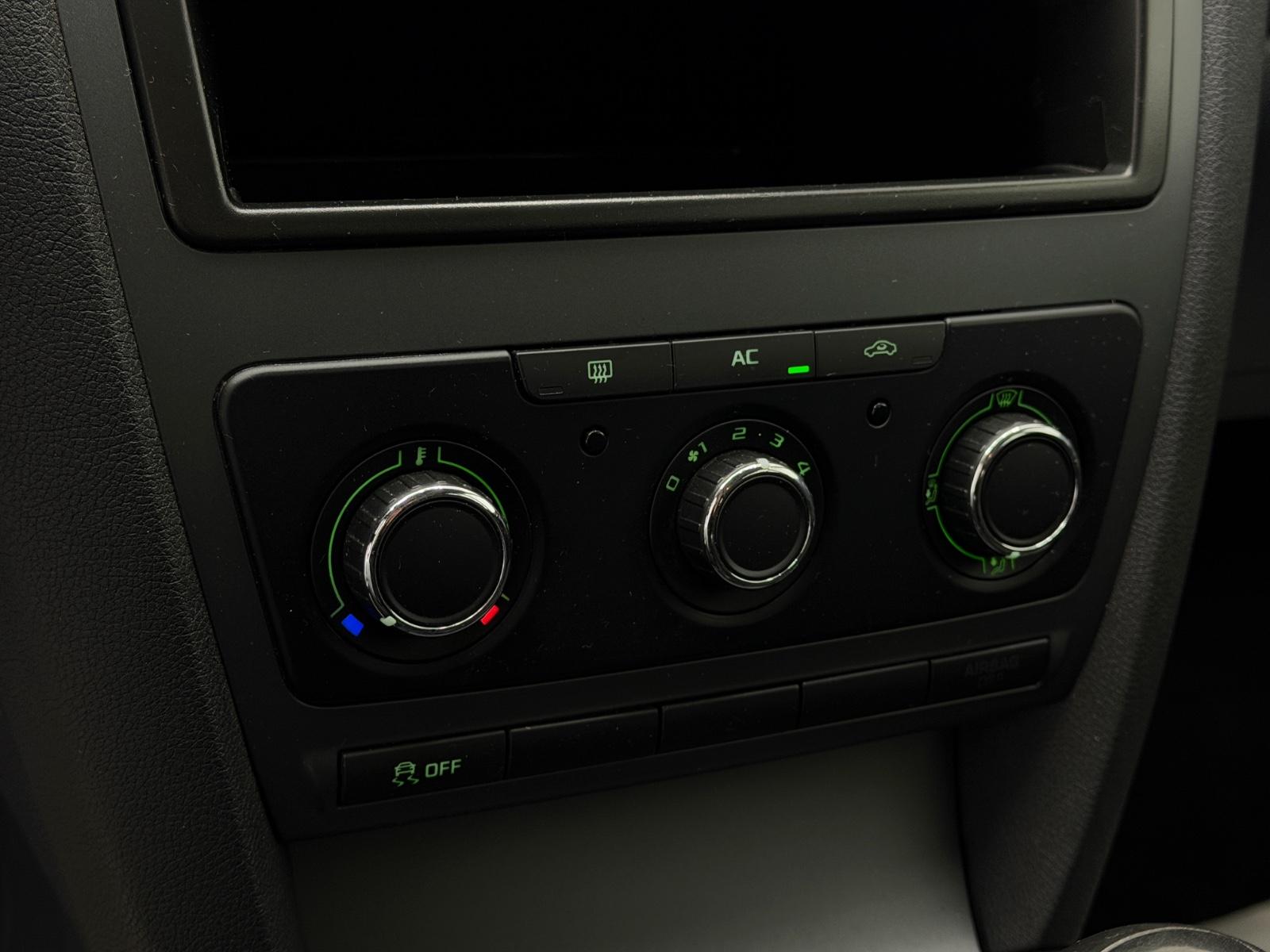 Skoda Octavia 2013 — photo 17
