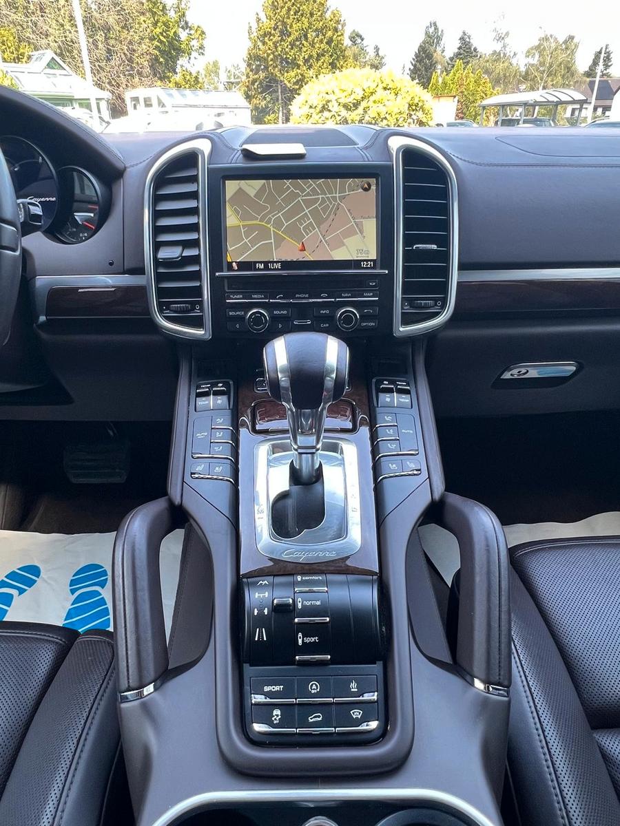 Porsche Cayenne Diesel*Pano*Bose*TV