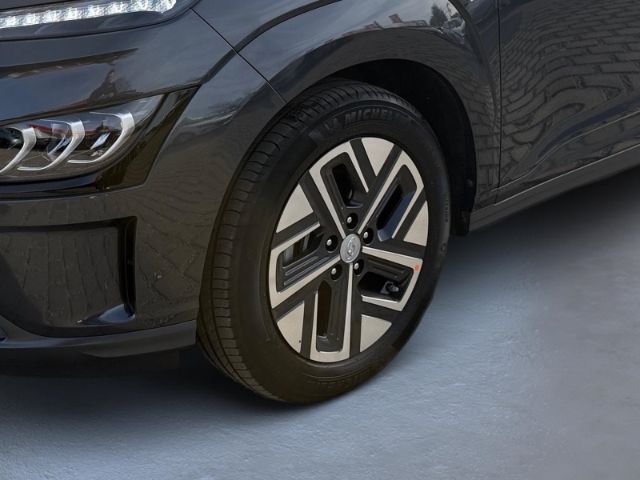 Fahrzeugabbildung Hyundai KONA Trend Elektro 2WD +CARPLAY+RFK+PDC+KLIMA+UV