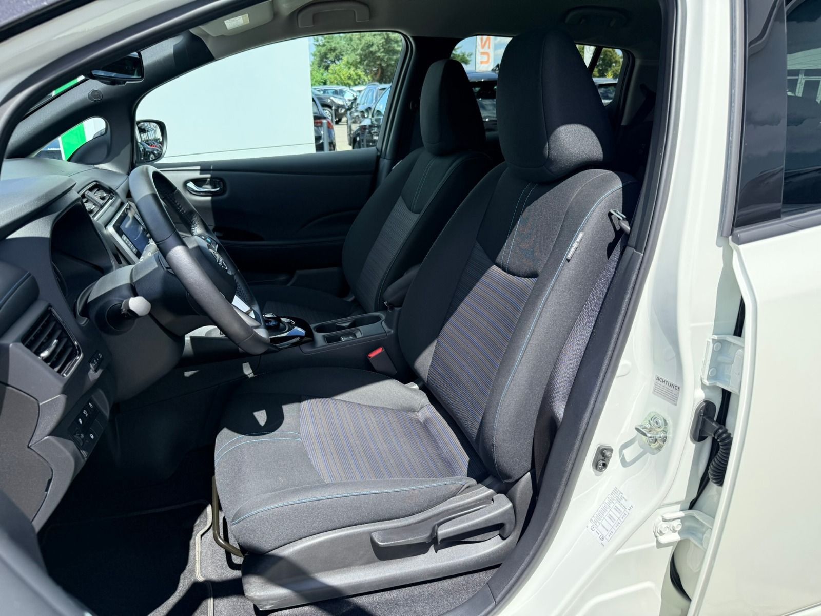 Fahrzeugabbildung Nissan Leaf Connecta 62kWh*LED*360°Cam*Wärmepumpe