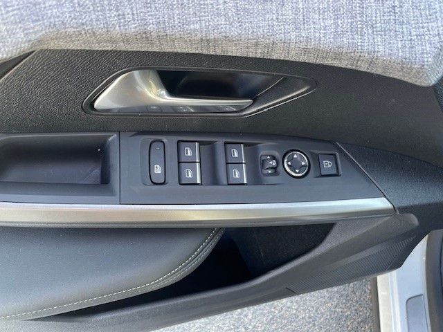 Fahrzeugabbildung Peugeot 3008 GT MHeV AT+Navi+beh. Frontscheibe+Allwetter