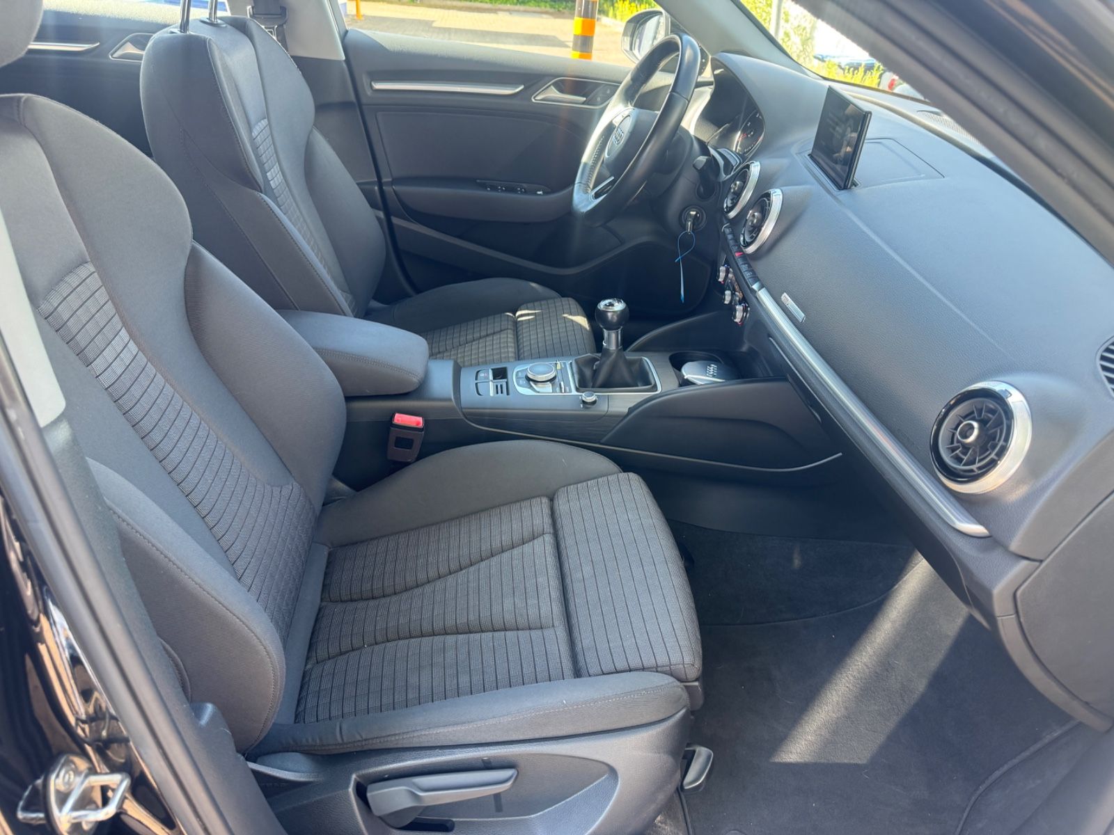 Fahrzeugabbildung Audi A3 Sportback sport Navi+LED+Bluetooth