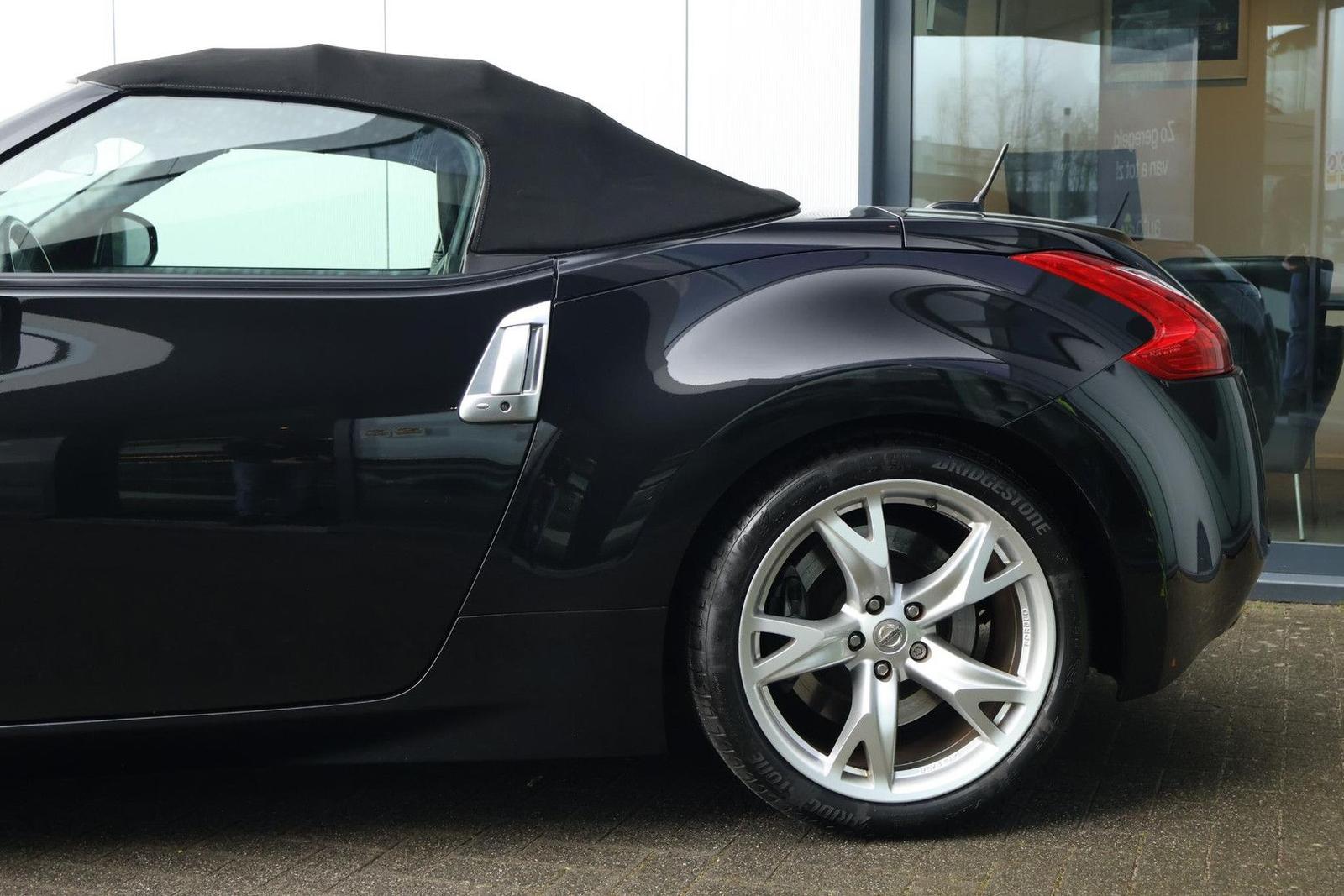 Nissan 370Z Roadster 3.7 V6 Pack | 328 ch | BVA | Capote électrique | Sièges chauffants | Xénon | Bluetooth | Régulateur de vitesse