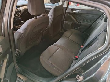 Ford Focus - 11
