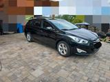 Hyundai i 40 - Hyundai i30 aus 2012 mit Diesel-Antrieb: Kombi