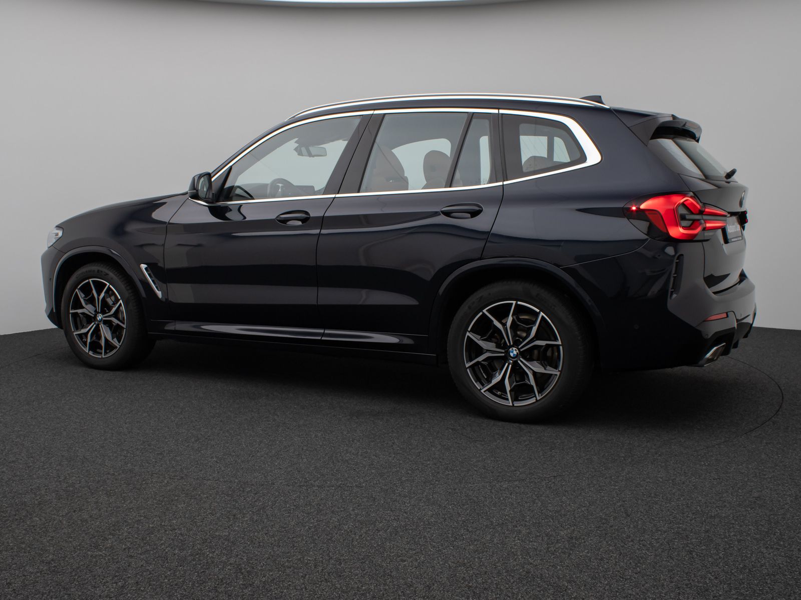 Fahrzeugabbildung BMW X3 xD30i M Sport Panorama Kamera DAB HiFi Alarm