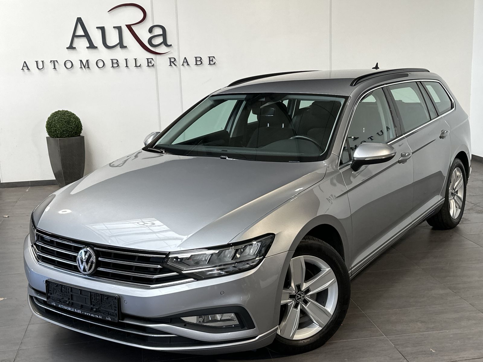 Fahrzeugabbildung Volkswagen Passat Variant 2.0 TDI DSG Business NAV+LED+ACC