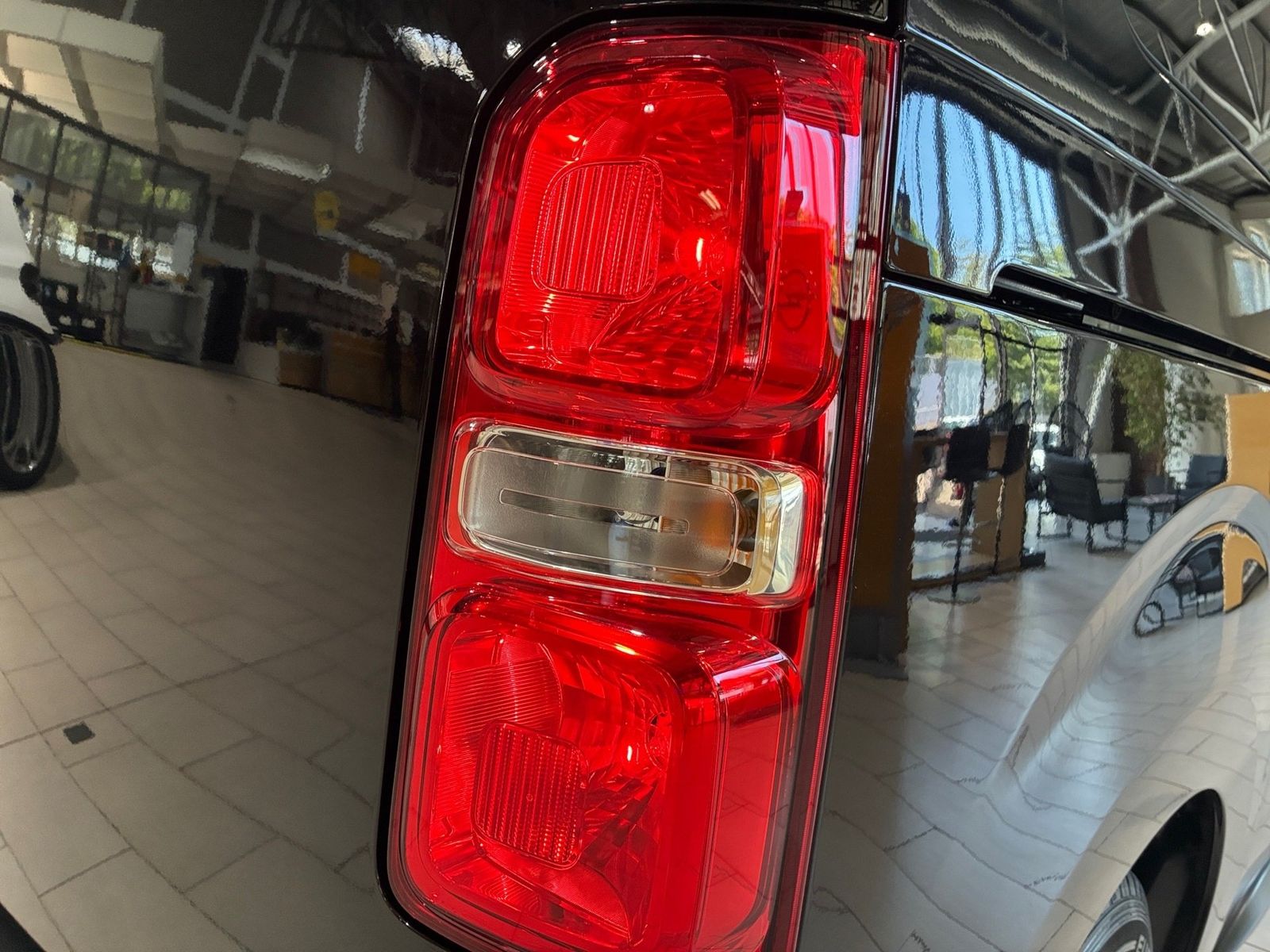 Fahrzeugabbildung Opel Vivaro Kombi 1.5 D PDC,Klima, 9-Sitzer