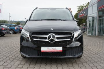 Mercedes V 220 - 3