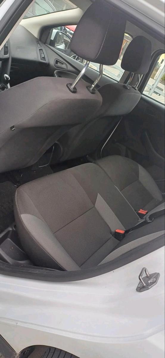 Ford Focus 2014 — photo 7
