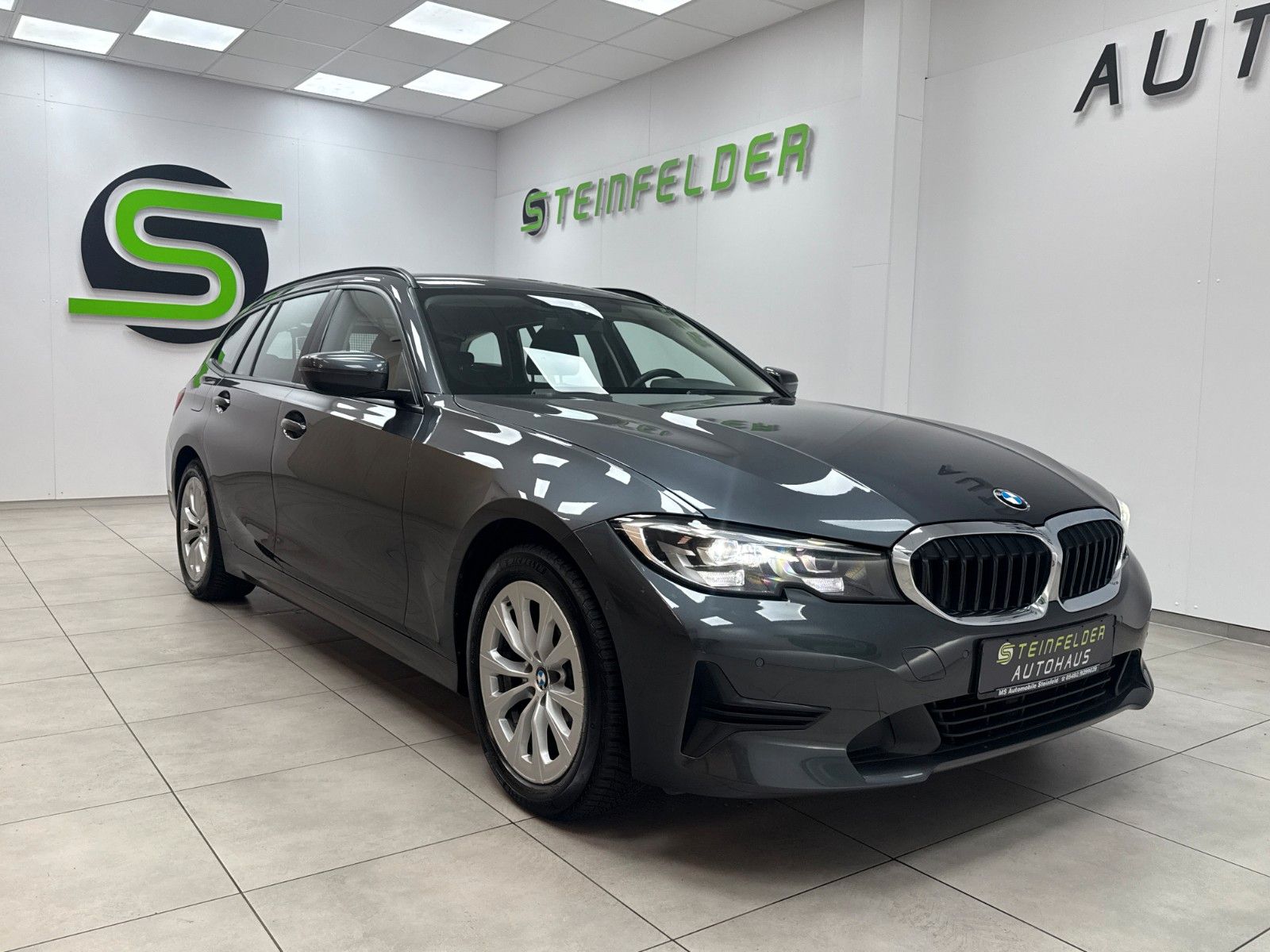 BMW 320i Touring Steptronic/NAVI/TEMPOMAT/KAMERA/SHZ