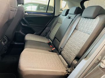Volkswagen Tiguan - 11