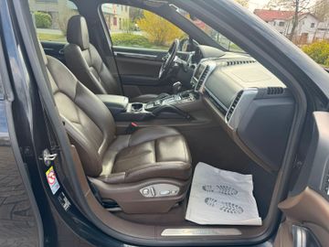 Porsche Cayenne - 11