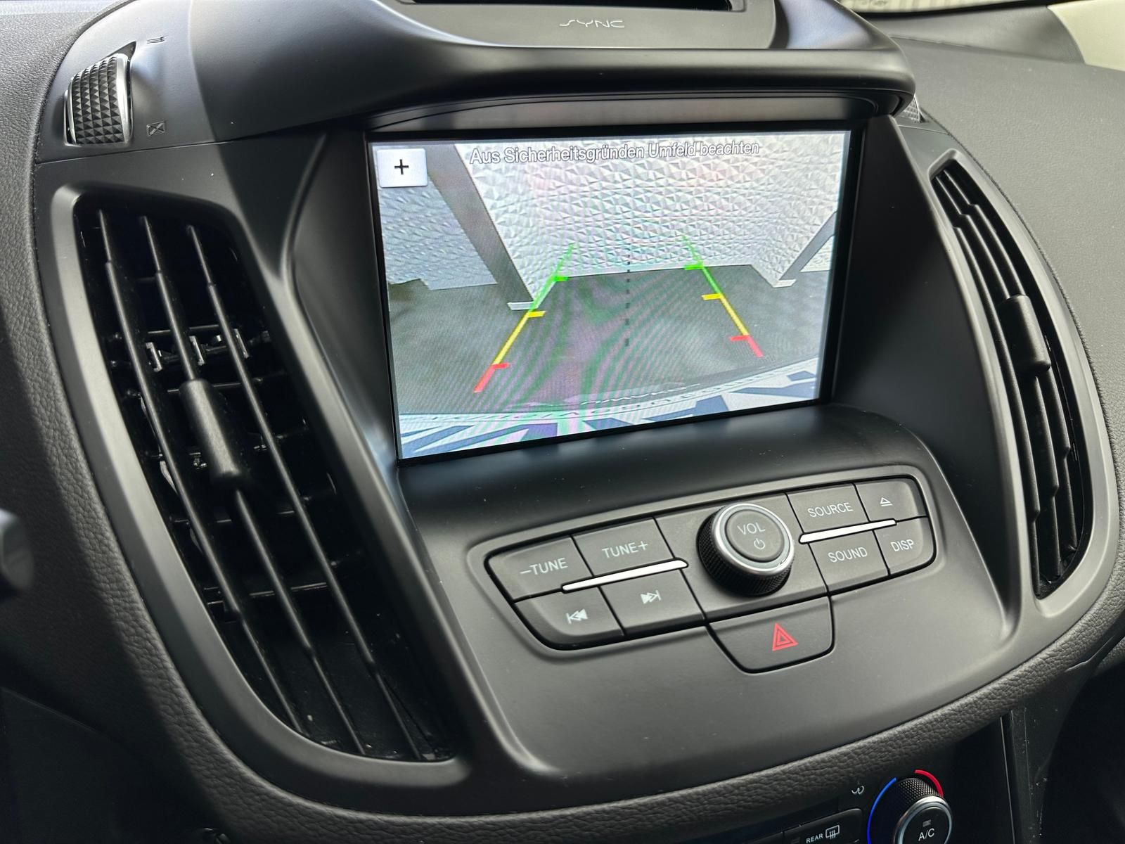 Fahrzeugabbildung Ford KUGA TITANIUM 1.5/KEYLES/LED/AMBI/NAV/SITZHZ/TSA