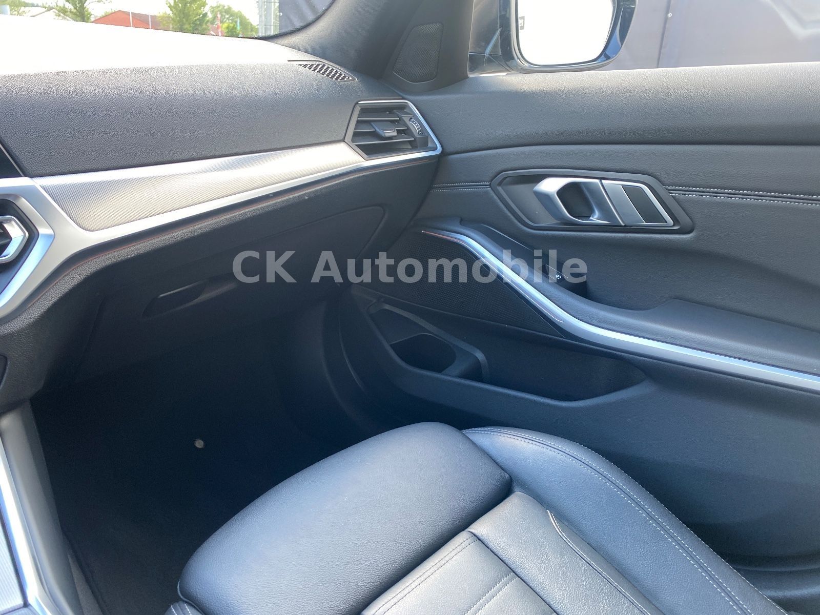 Fahrzeugabbildung BMW M340i Touring xDrive/Navi/HeadUP/Pano/360°