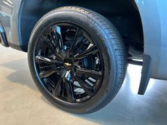 Fahrzeugabbildung Chevrolet Silverado High Country 6.2 V8 Black-Package Voll