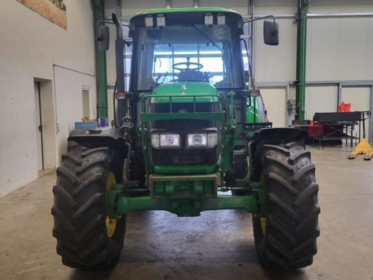 John Deere 6330