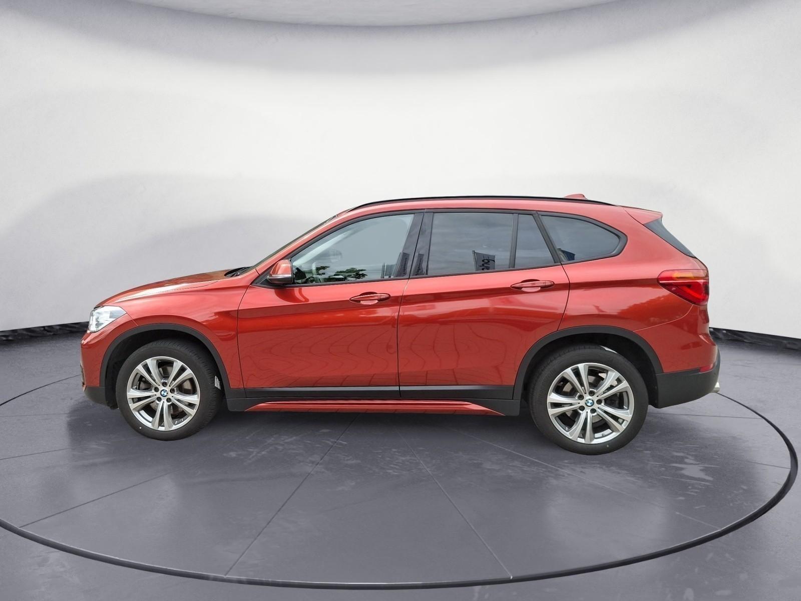 BMW X1 sDrive20iA Sport Line Sportsitze Navi LED Len