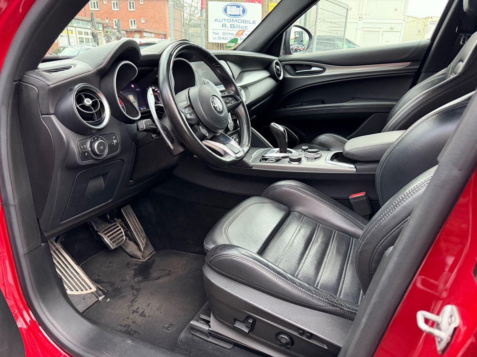 Fahrzeugabbildung Alfa Romeo Stelvio Veloce Q4*LED*LEDER*MEMO*SOUNDTHEATRE