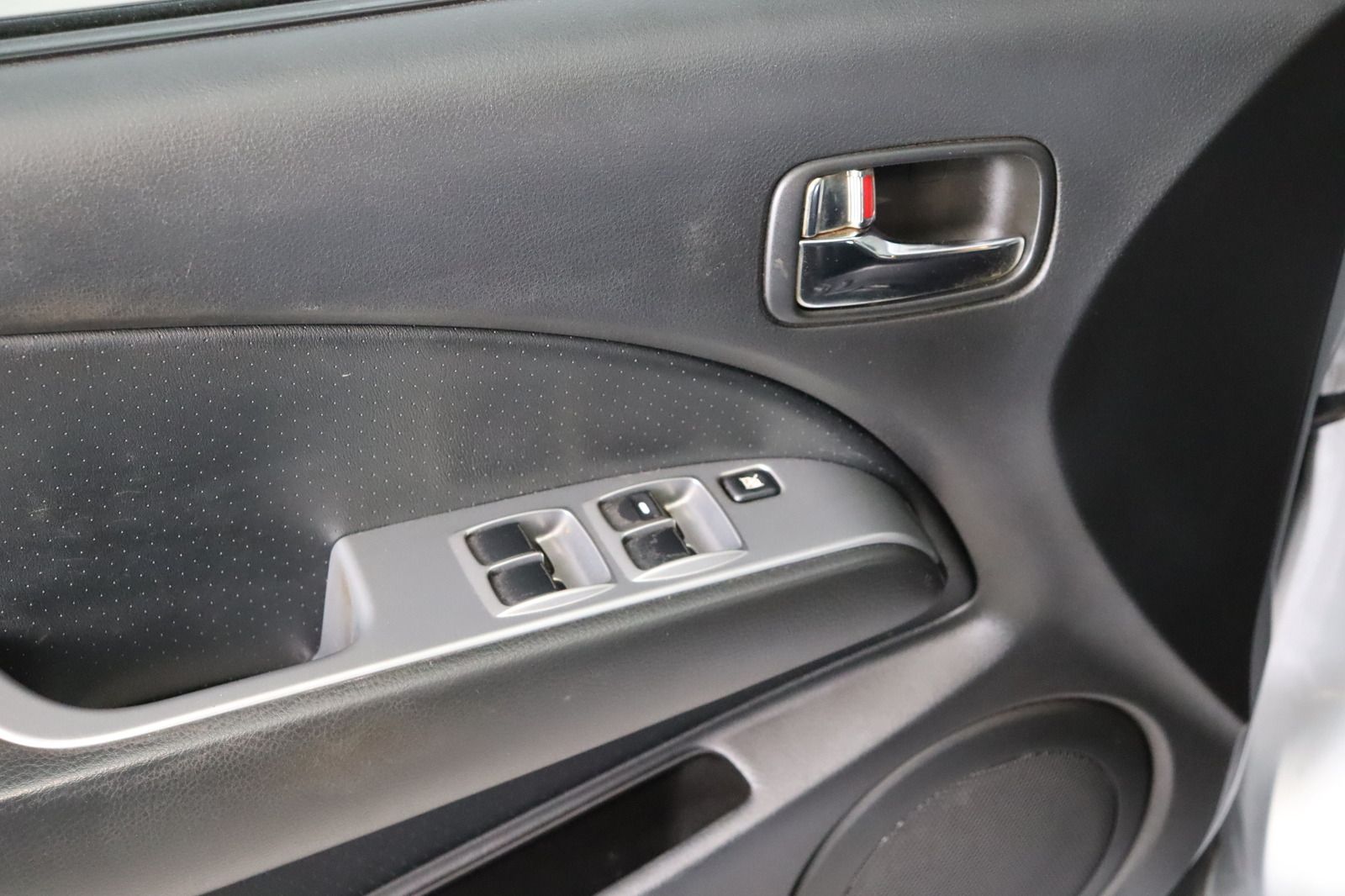 Fahrzeugabbildung Mitsubishi Outlander 2.4 Intense