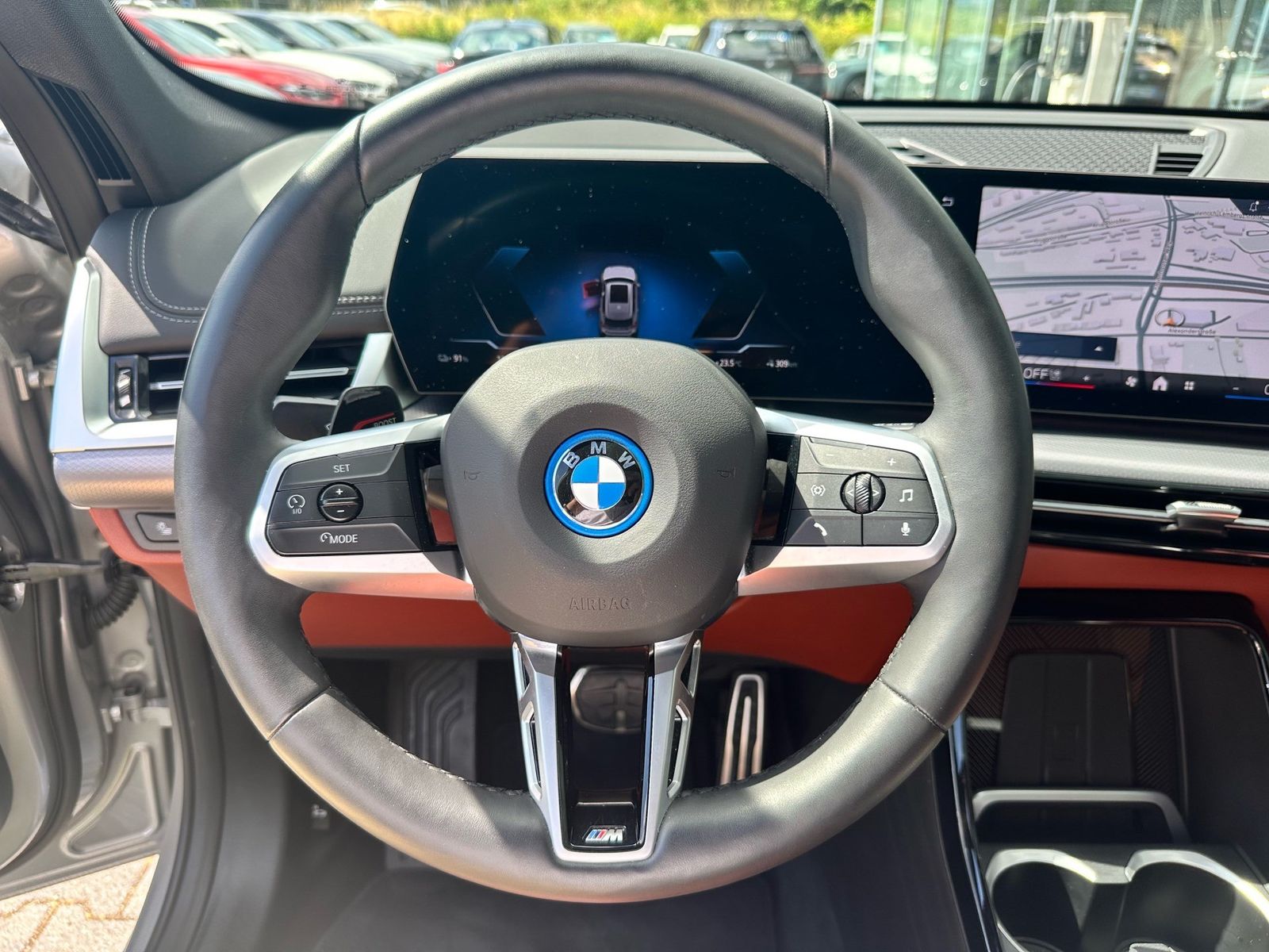 BMW iX1 - Bild 11