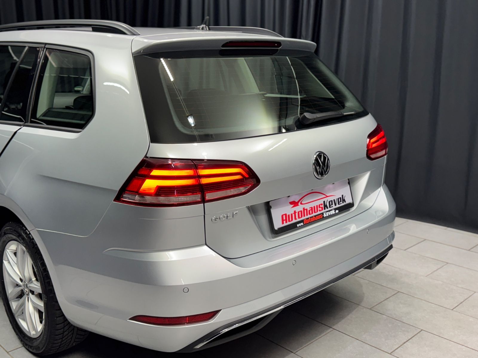 Fahrzeugabbildung Volkswagen Golf VII Variant Comfortline|NAVI|ACC|MASSAGE|