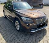 BMW X1 28i xDrive - BMW 1er Reihe mit Benzin-Antrieb: Geländewagen