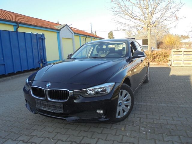 BMW 318d Sport LineKETTE NEUE!ROSTFREI;NAVI;PDC;TOP!