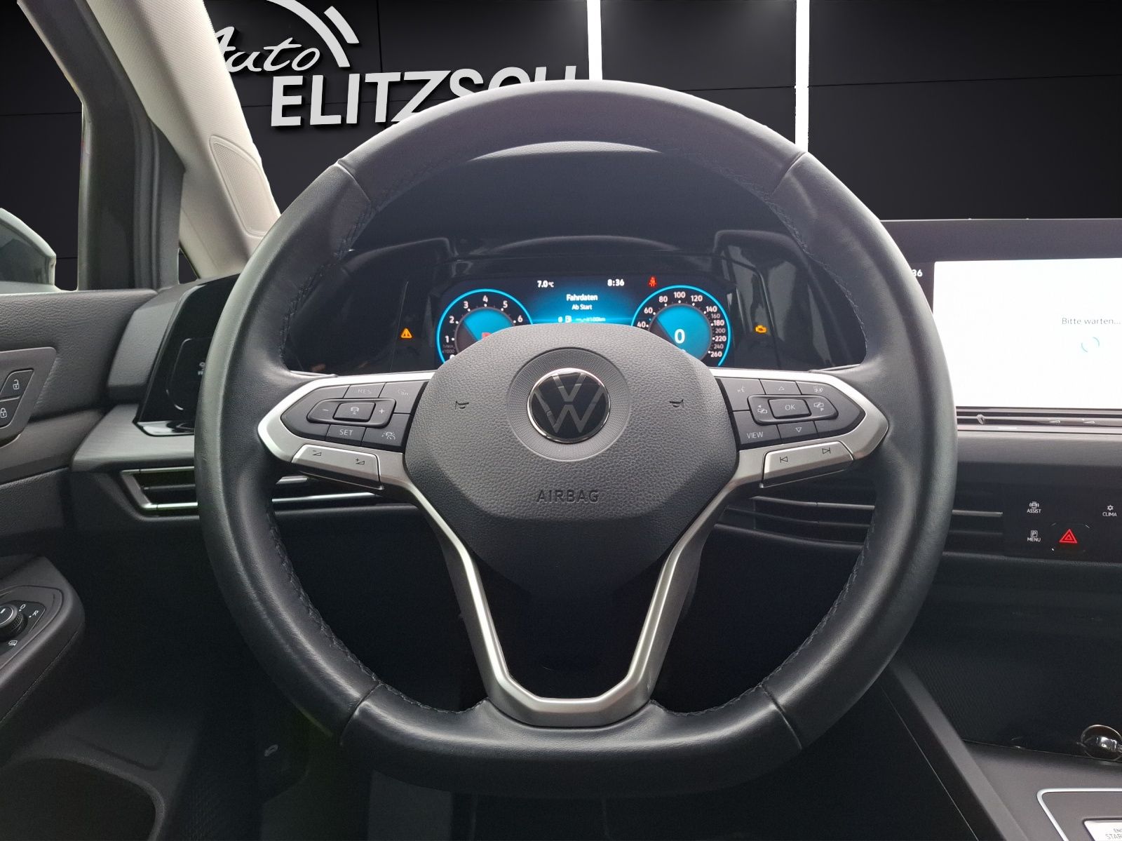 Fahrzeugabbildung Volkswagen Golf VIII Variant eTSI Style DSG LEDplus CarPlay