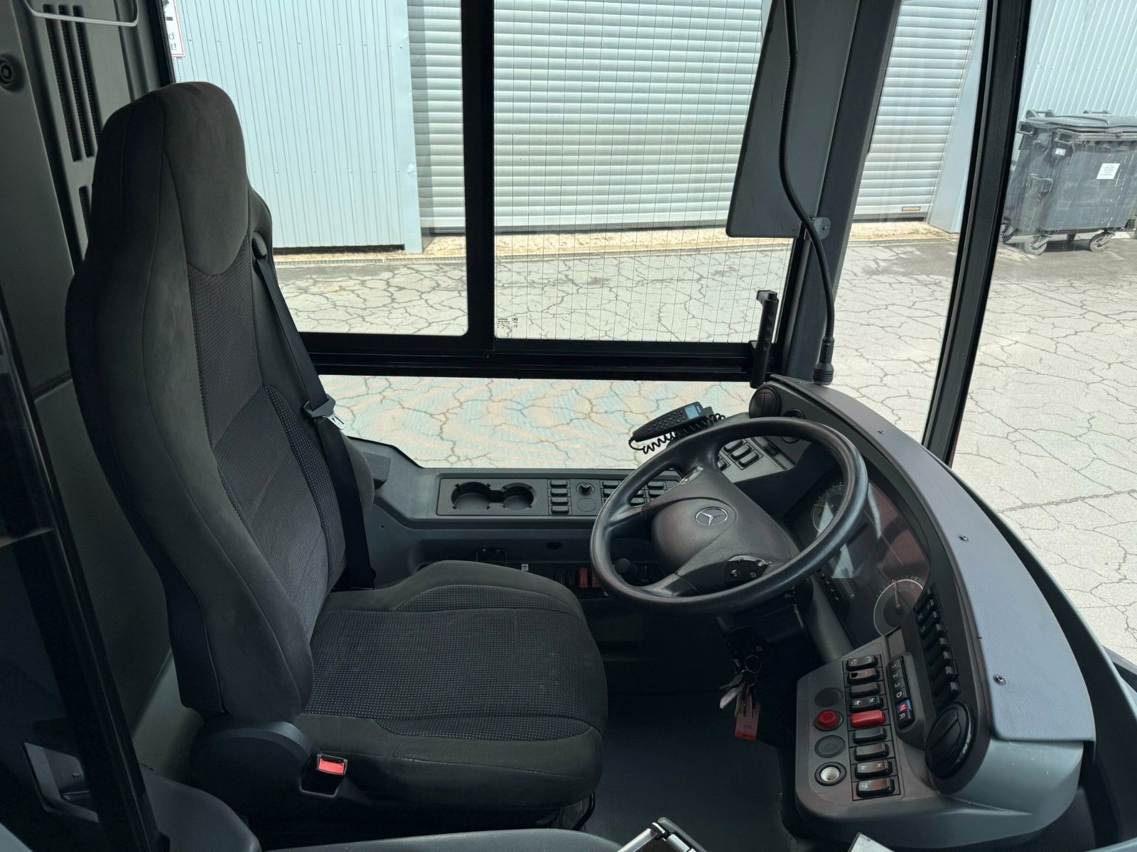 MERCEDES-BENZ  2015 - Image 12 of 30
