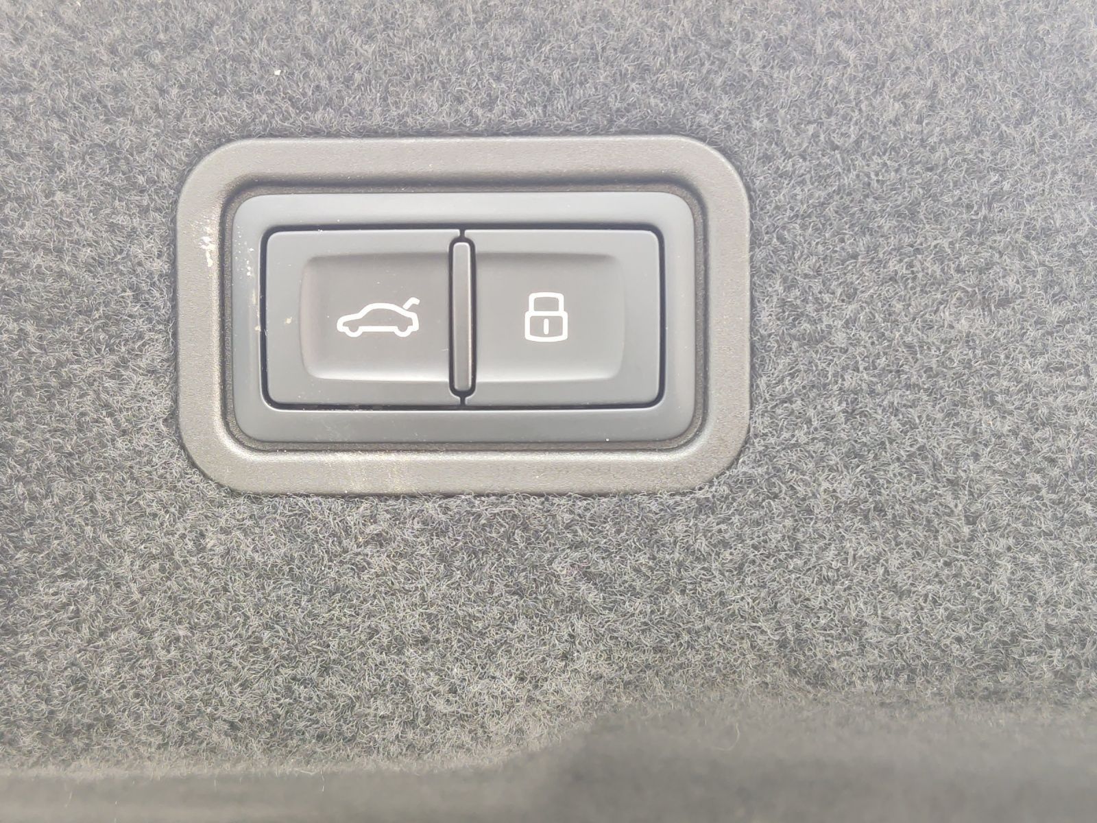 Audi A8 - Bild 21