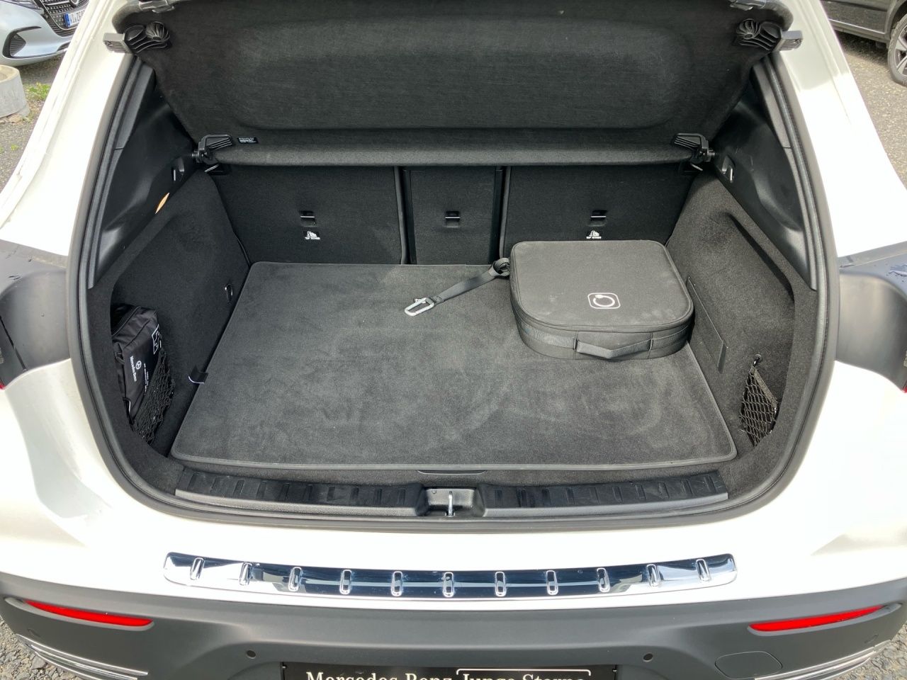 Fahrzeugabbildung Mercedes-Benz EQA 250+ BONUS+PROGR+360°+VERKZ.ASS+CARPLAY+LED+